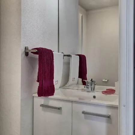 Maison Neuve Pour 8 Personnes * Sérignan