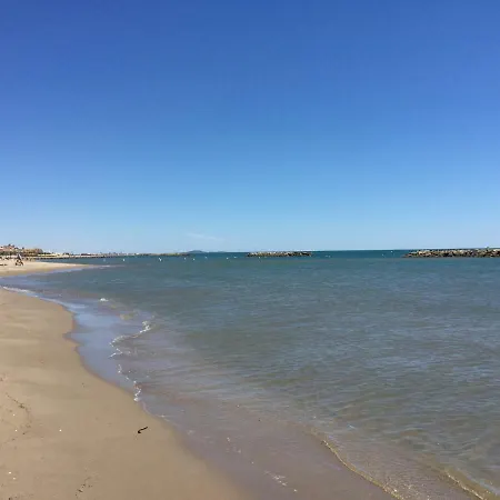 Hébergement de vacances Maison Neuve Pour 8 Personnes *