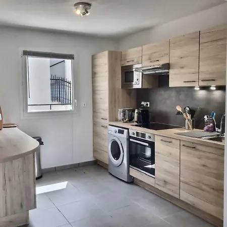 Hébergement de vacances Maison Neuve Pour 8 Personnes *